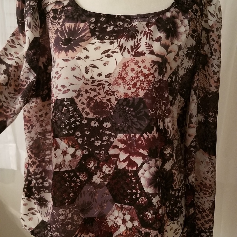 Nice Blouse - image 4